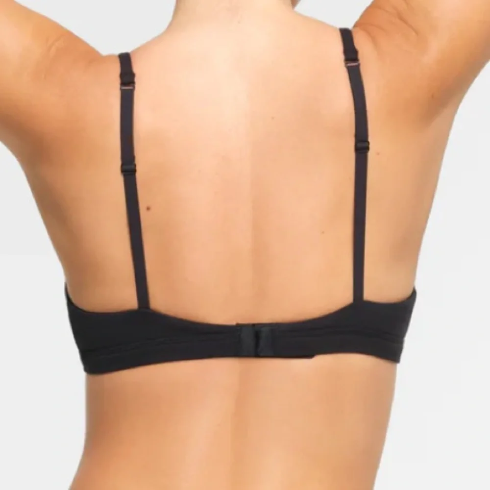 SKIMS Triangle Bralette - Picture 6 of 9